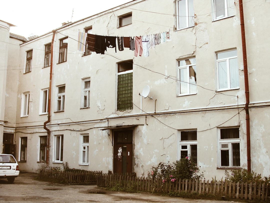 Wady osiedli zamkniętych